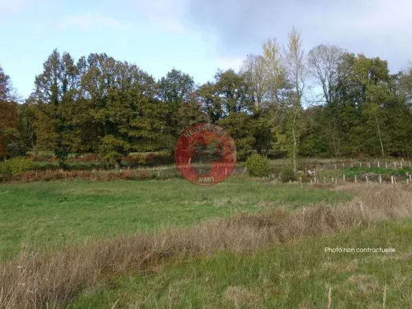 Situé au coeur du paisible hameau de Morteuil sur la comm....