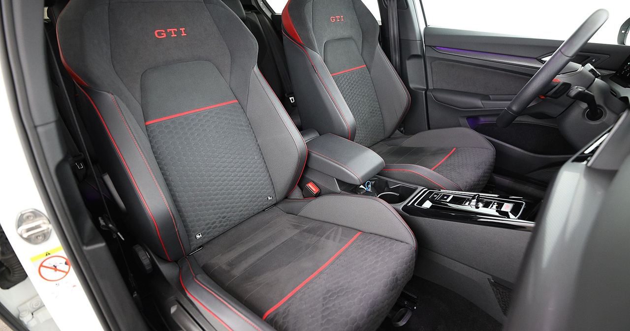 Volkswagen Golf 8 — photo 19