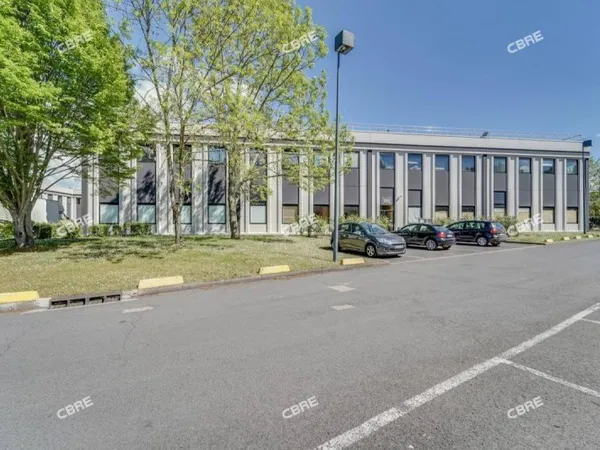 Local d'activité 3131 m²