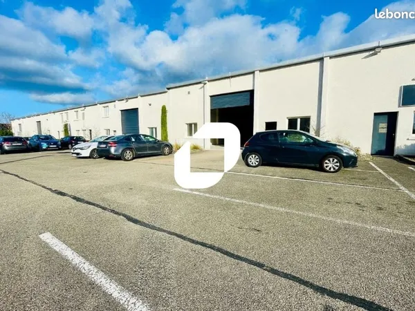 Local d'activité 1 222 m²