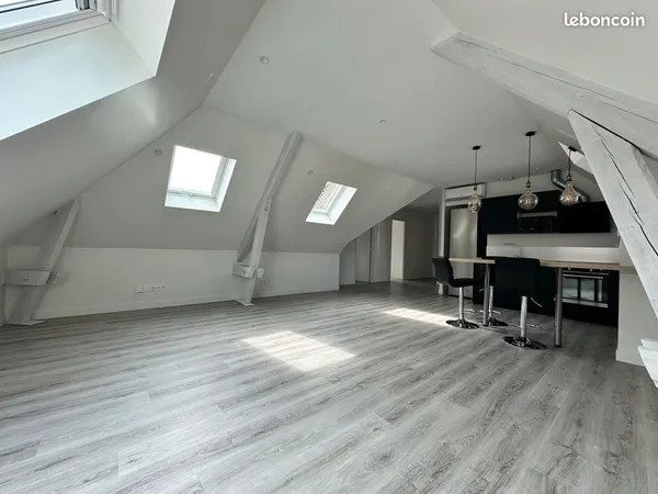F3 de 60m² très lumineux avec parking et climatisation réversible