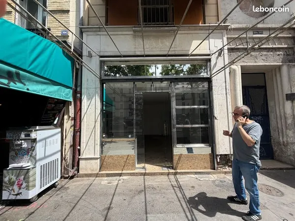 Boutique 107 m² PARIS