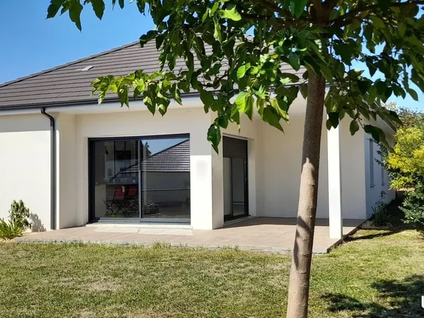Maison contemporaine de plain-pied - 122 m² - Sauvagnon
