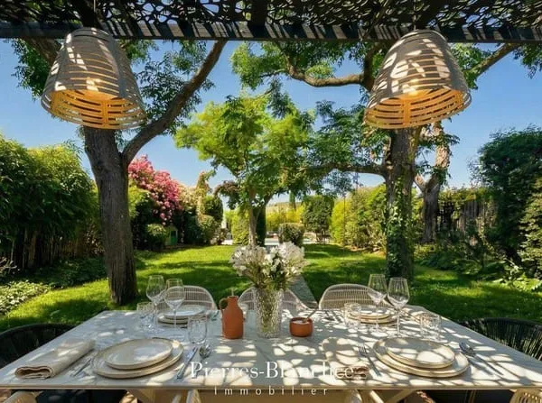 Maison 8 pièces 287 m²