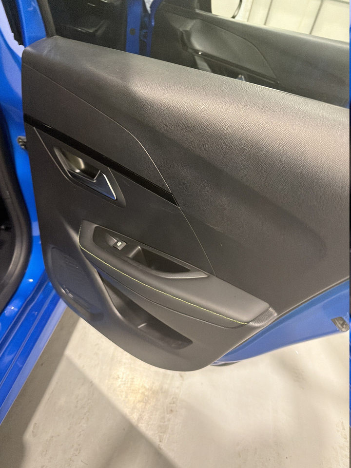 Peugeot 208 — photo 52