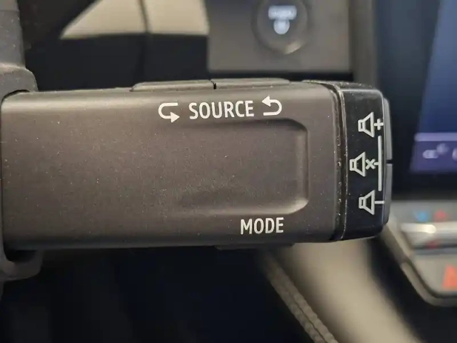 Renault Megane e-tech ev60 130ch super charge — photo 42