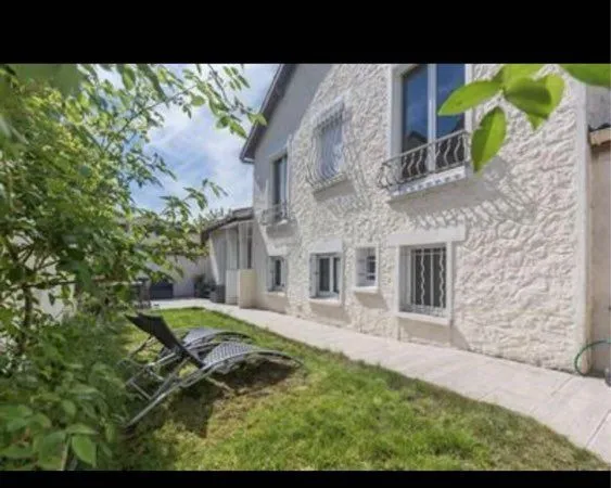 Maison individuelle à louer 94420- Idéalement située