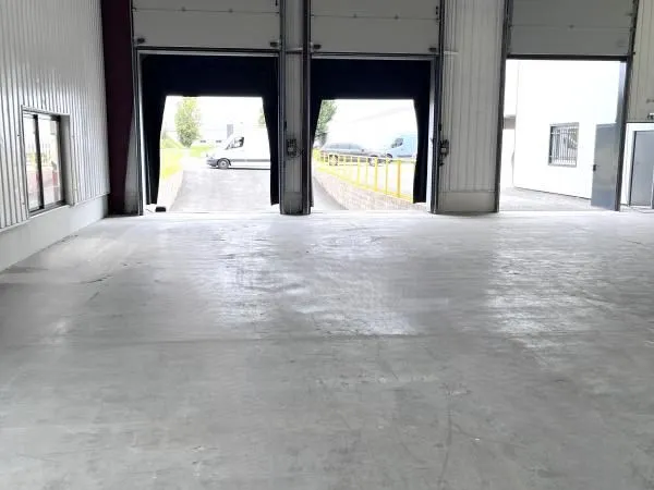 Local industriel 575 m²