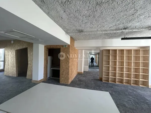 Bureaux 218 m²
