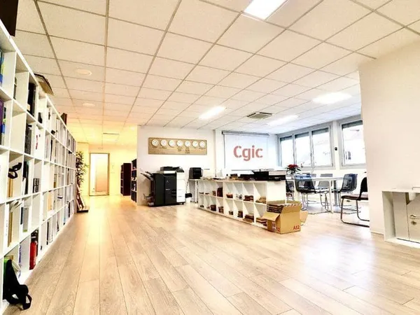 Local commercial 128 m²