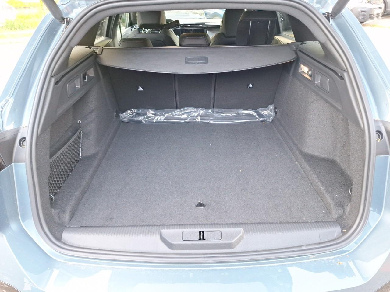 Peugeot 308 sw 1.2 hybrid 145ch gt exclusive e-dcs6 — photo 6