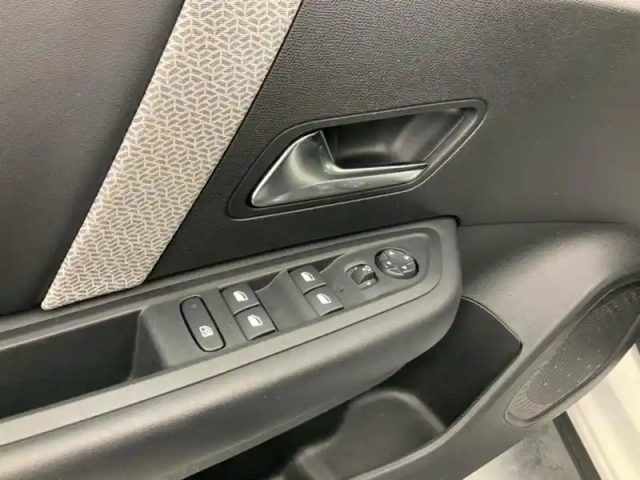 Citroën C4 sté bluehdi 130 s&amp;s eat8 shine pack — photo 20
