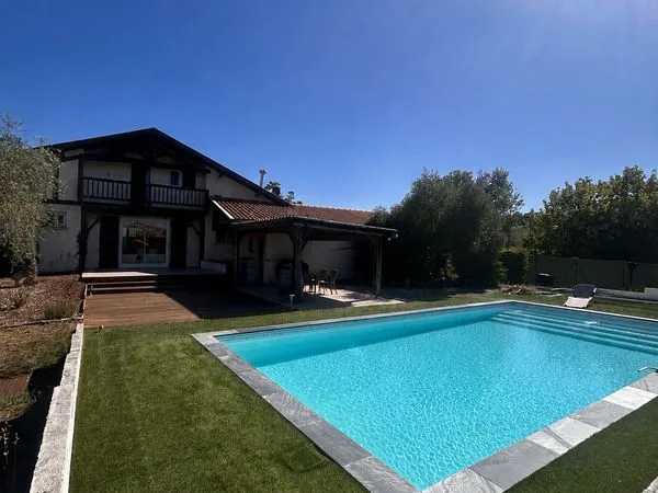 Maison landaise 152 m2 rénovée - Martillac