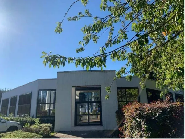 Bureau 146 m²