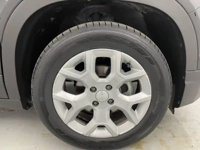 Jeep Avenger 1.2 turbo t3 100 ch — photo 18