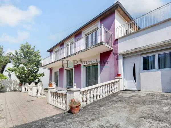 Rare à Noisy-le-Sec Maison d'investissement de 381 m2 avec 13 espaces locatifs et fort potentiel de 