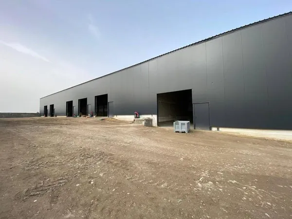 Local d'activité 140 m²