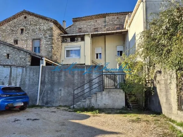Rousson maison de village en pierres de type F4 sur 357m2 de