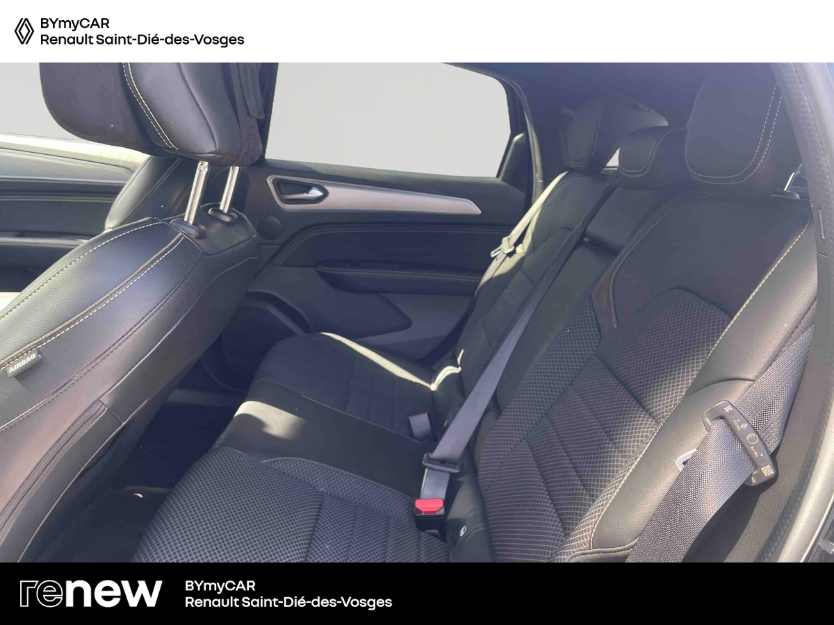 Renault Arkana E-Tech 145 - 23 — photo 12
