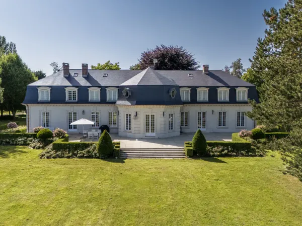 Propriété d'exception 466 m² avec piscine 21m x 7m sur 7 Ha