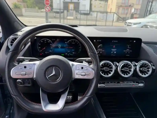 Mercedes Gla 250 e amg line — photo 36