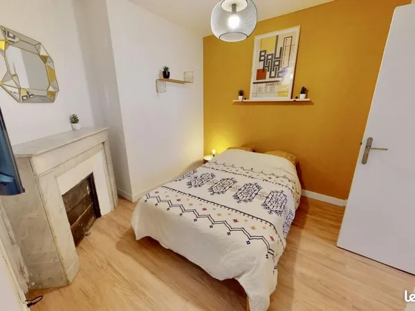 Chambre 7 pièces 106 m²