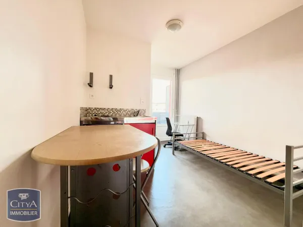 Studio 1 pièce 13 m²