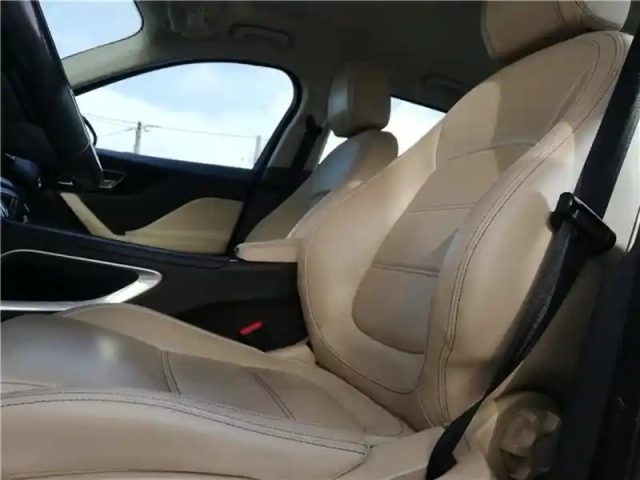 Jaguar F-Pace 2.0 d - 180 ch 2wd bva8 — photo 64