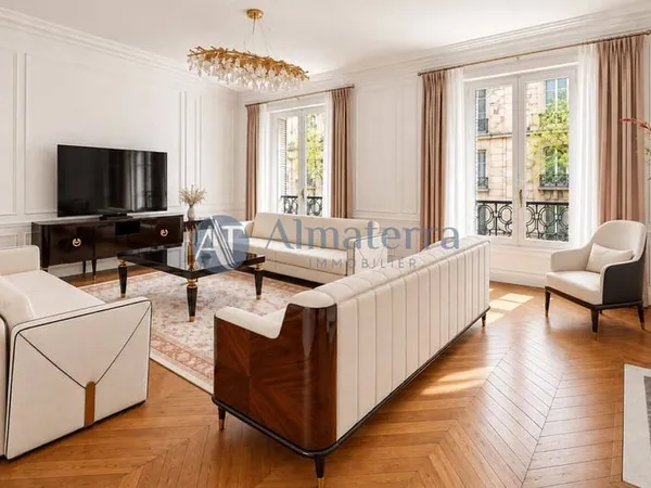 Appartement 6 pièces 213 m²