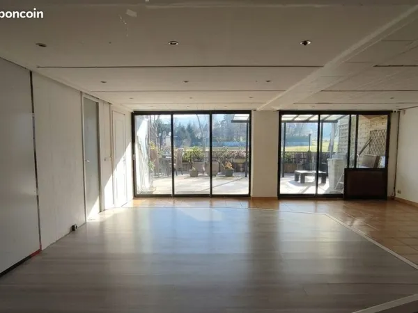 Loft 4 pièces 270 m²