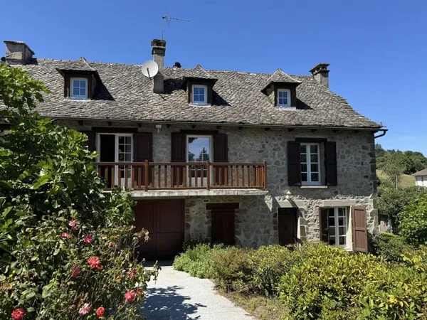 Maison 10 pièces 158 m²
