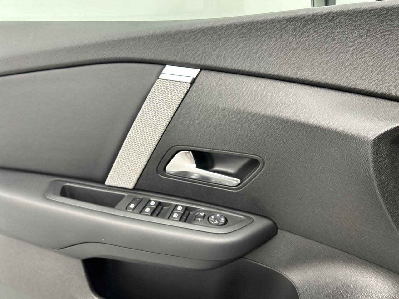 Citroën C4 X puretech 130 s&s eat8 shine — photo 28