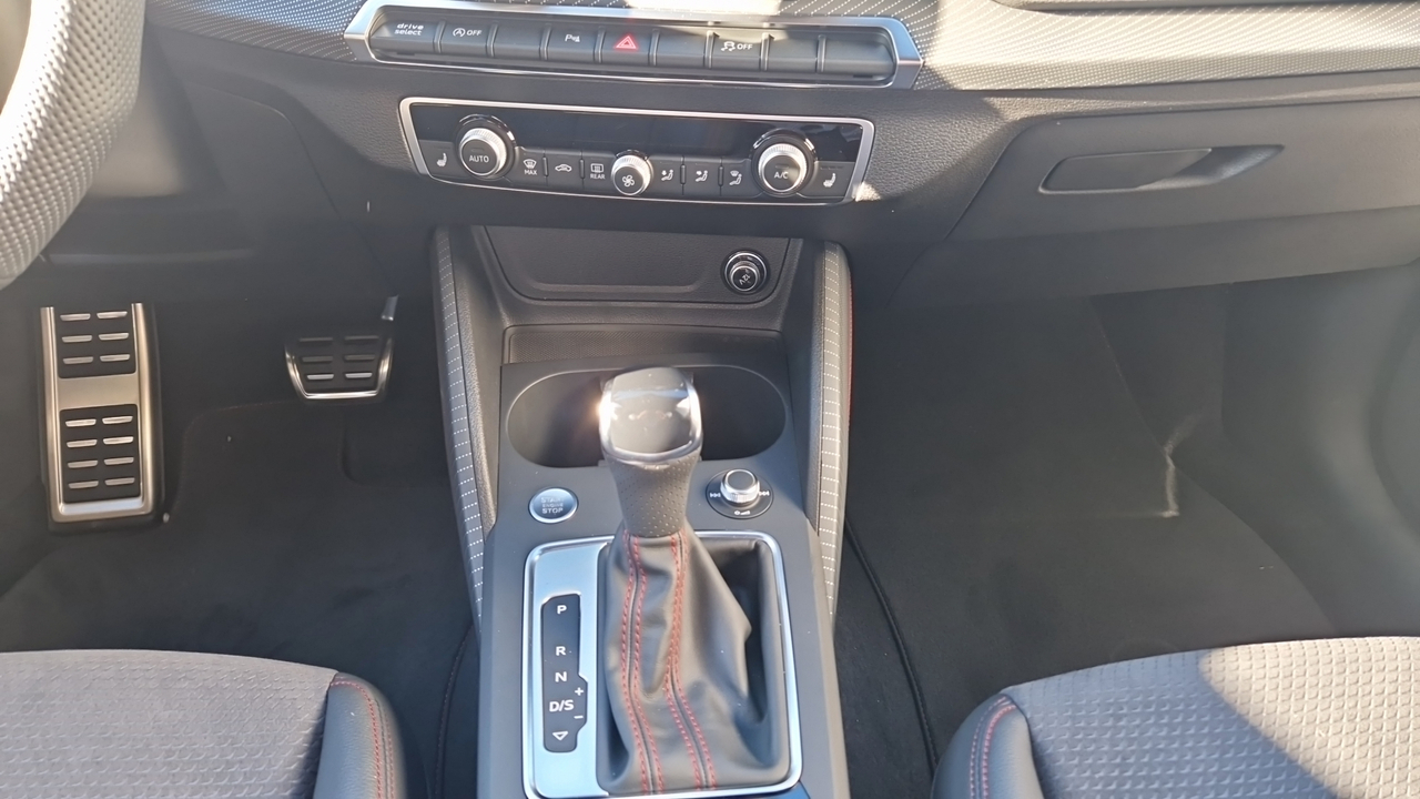 Audi Q2 35 TDI 150 S tronic 7 — photo 11