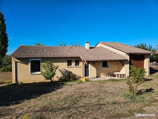 Maison plain-pied 92 m² - Garage 48 m² - 1 500 m² clos - Gensac