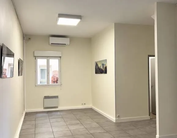 Bureaux/Locaux professionnels 6 pièces 140 m²