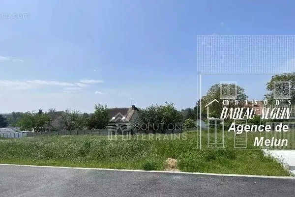 Terrain 298 m²