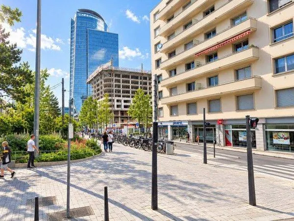 Boutique 140 m²