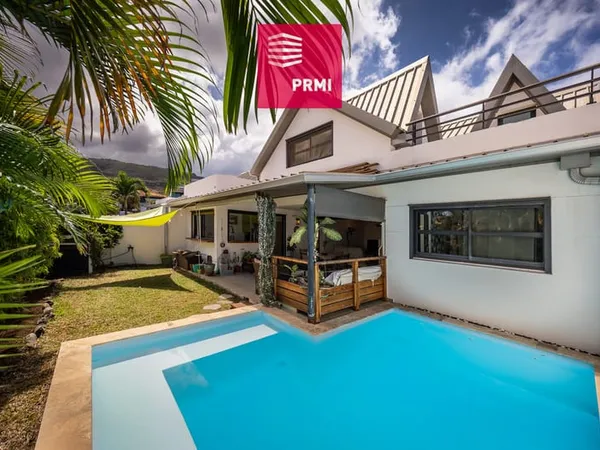 TROIS BASSINS : Maison T4 avec piscine et proche plage