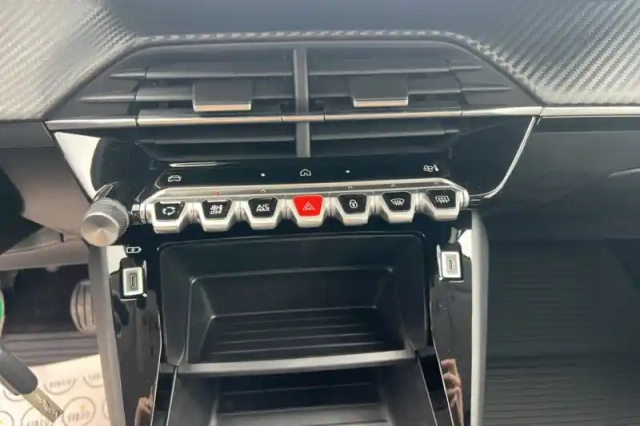 Peugeot 208 100 s&amp;s bvm6 — photo 13