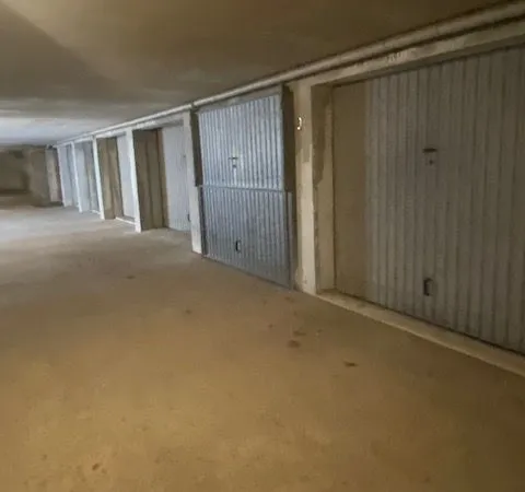 Box Garage