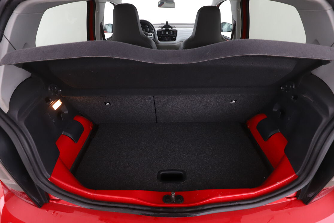Volkswagen up! 1.0 Up! Beats Audio — photo 16