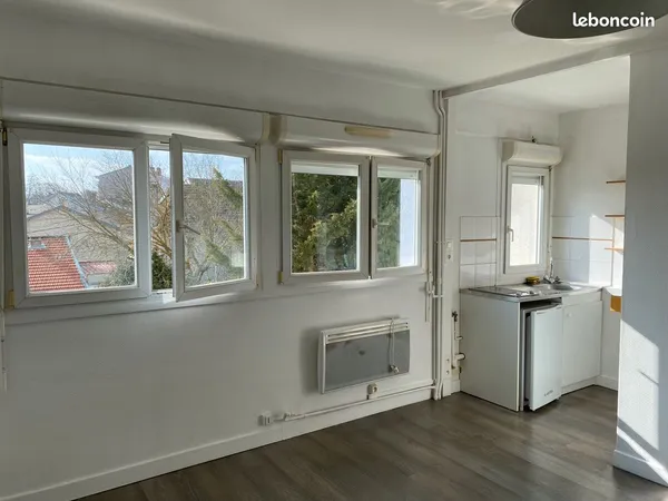 Studio à saisir