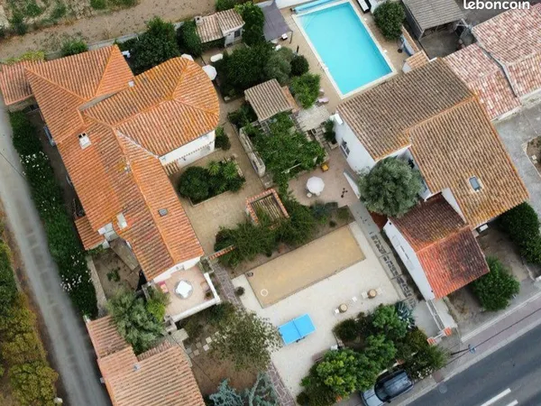 Maison avec gîtes et chambres d'hôtes