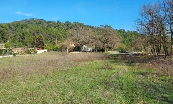 Terrain 1000 m²
