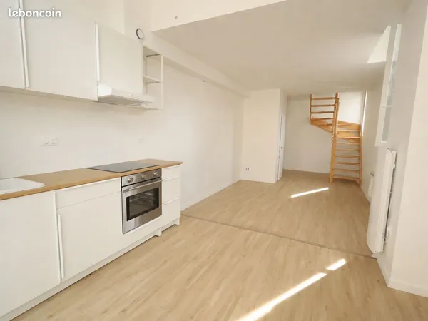 T2 bis duplex 56 m2 Bordeaux Chaban Delmas