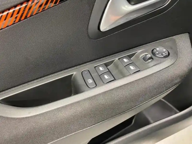 Peugeot 208 1.2 puretech 100ch s&amp;s style eat8 — photo 10