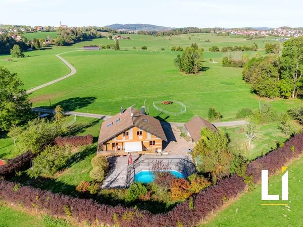 MAISON AU CALME AVEC PISCINE