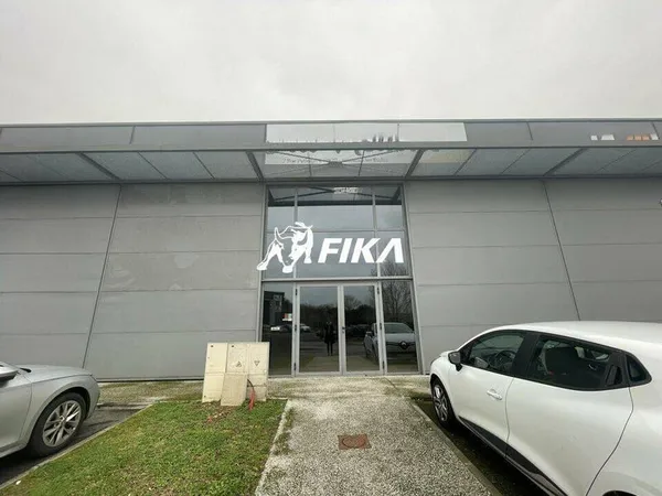Local d'activité 307 m²