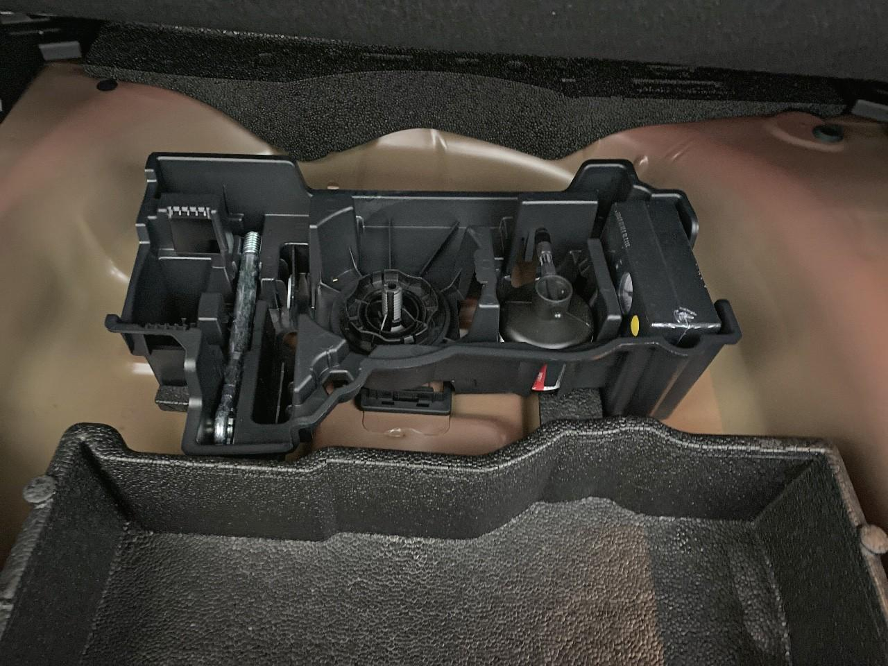 Peugeot 2008 hybrid 145 ch e-dcs6 allure — photo 16