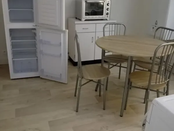 F1 meublé